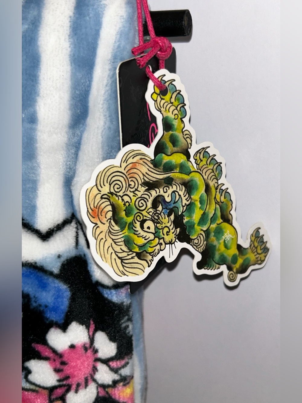 ED HARDY OVERSIZED 60”x70” PLUSH THROW/STRIPED W/ FLOWER TATTOO PRINT/NWT - Picture 7 of 7